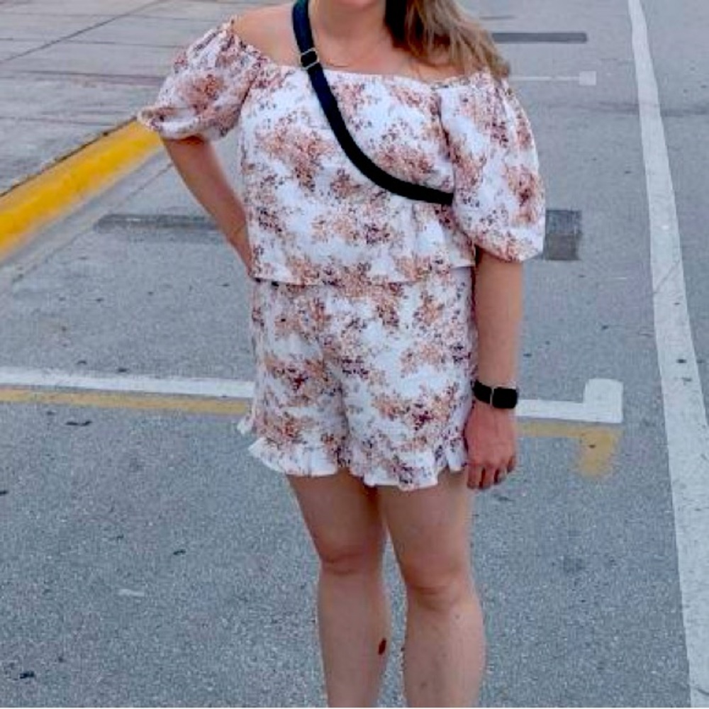 Abercrombie x Tia Booth Set | Linen Blend Puff Sleeve Top with Pull-On Shorts